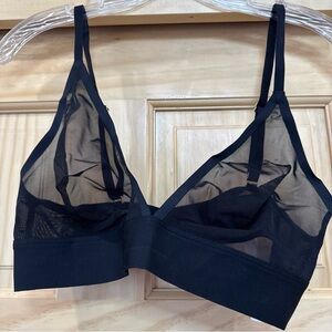 SOMA Size L Black Mesh Triangle Women’s Wireless Soft Bra Bralette New w/ Tags